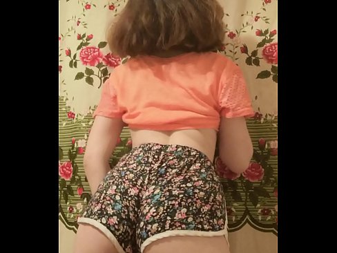 ❤️ Nwa ọhụrụ sexy na-eyipụ uwe mkpirisi ya na igwefoto ❌ Anal porn ☑