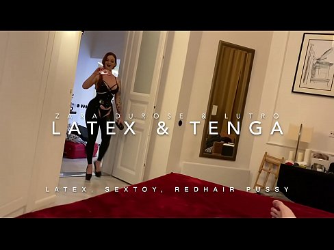 ❤️ Nwa nkịrịkọ na-acha uhie uhie yi uwe latex nke nnochi anya ❌ Anal porn ☑